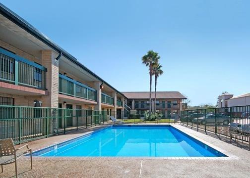 Econo Lodge At Nasa Webster Esterno foto