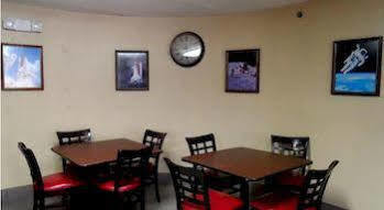 Econo Lodge At Nasa Webster Esterno foto